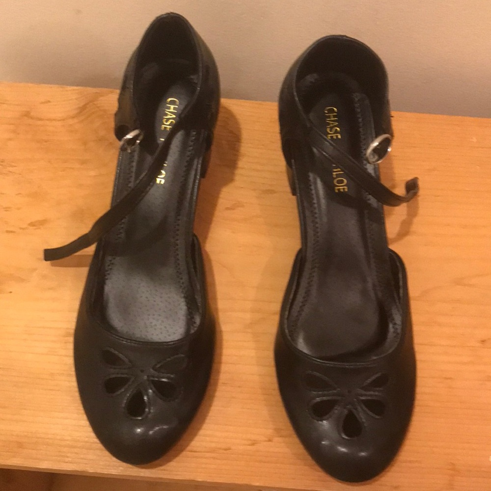 LIKE NEW Adorable Vintage-Style Chase and Chloe Shoes Size 9